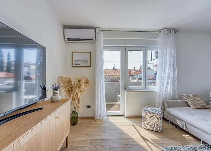 Liu In Center * Pula