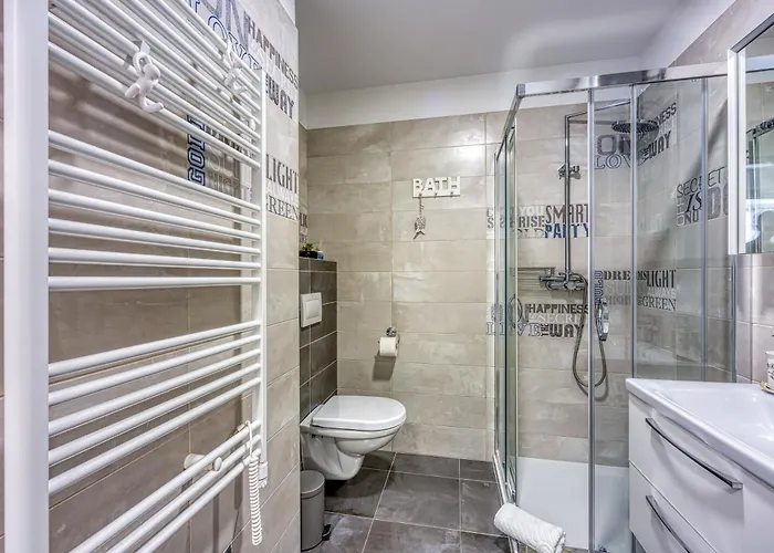 Liu In Center * Pula