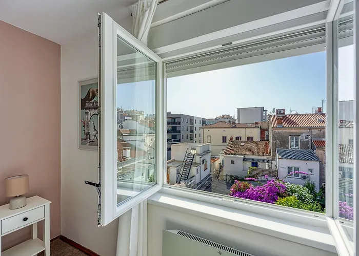 Liu In Center Daire Pula