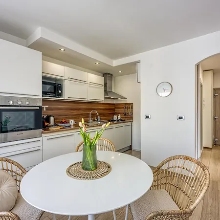 Liu In Center Apartman